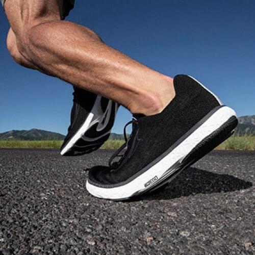 Altra Escalante 1.5 schwarz in Bewegung Altra Escalante 1.5 schwarz in Bewegung