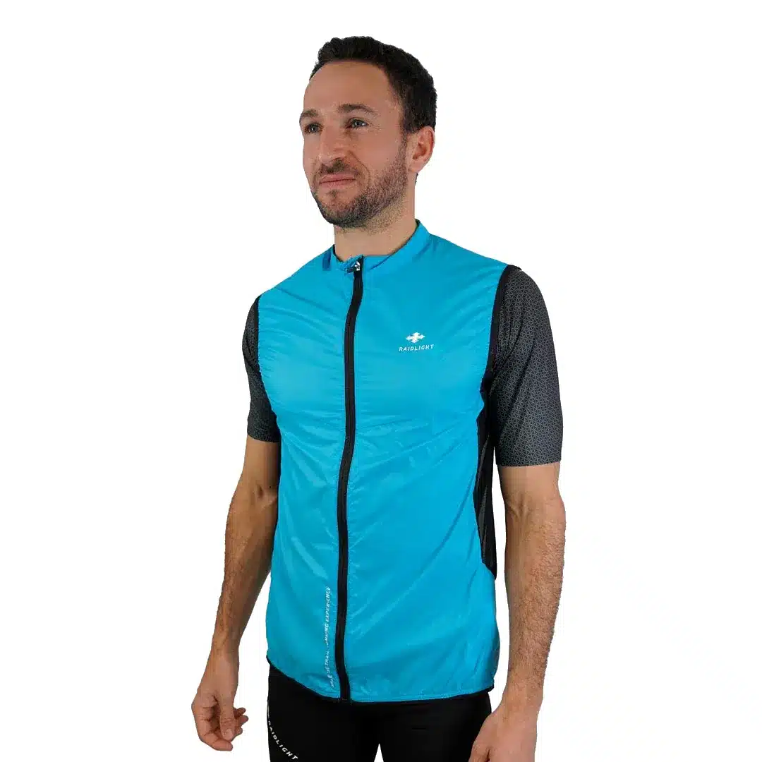 raidlight-ultralight-windproof-trail-vest-angezogen